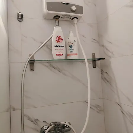 Kriss Mihaileanu Apartamento