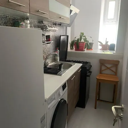 Kriss Mihaileanu Apartamento