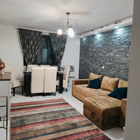 Kriss Mihaileanu Apartment *