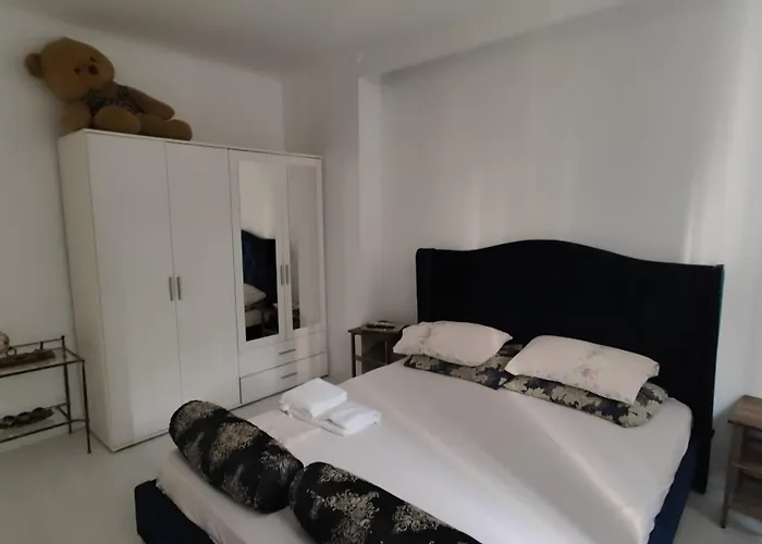 Kriss Mihaileanu アパート *